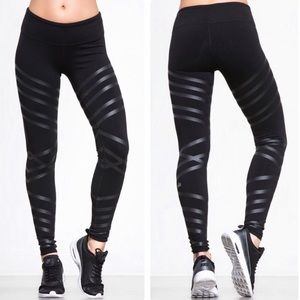 Airbrush Alo Leggings